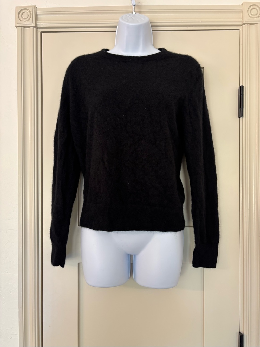 Quince Mongolian Cashmere Black Cozy Knit Fall Layering Sweater Luxury Size M/L